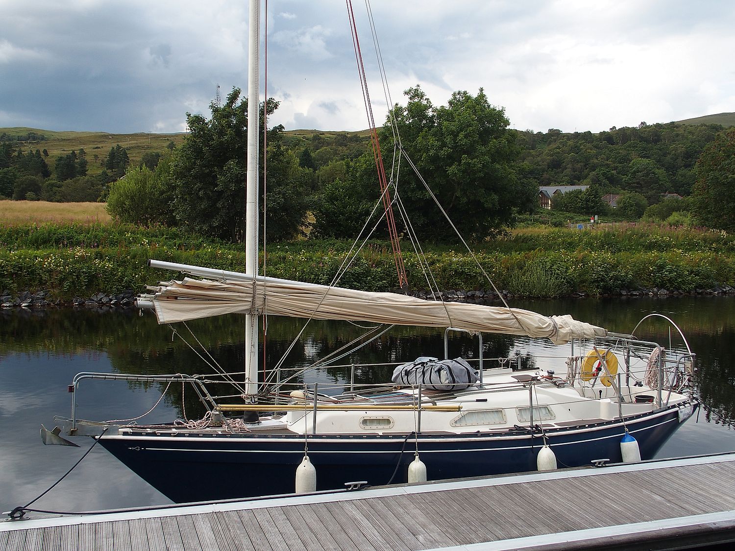 Barny vitorlas Kaledoniai-csatorna